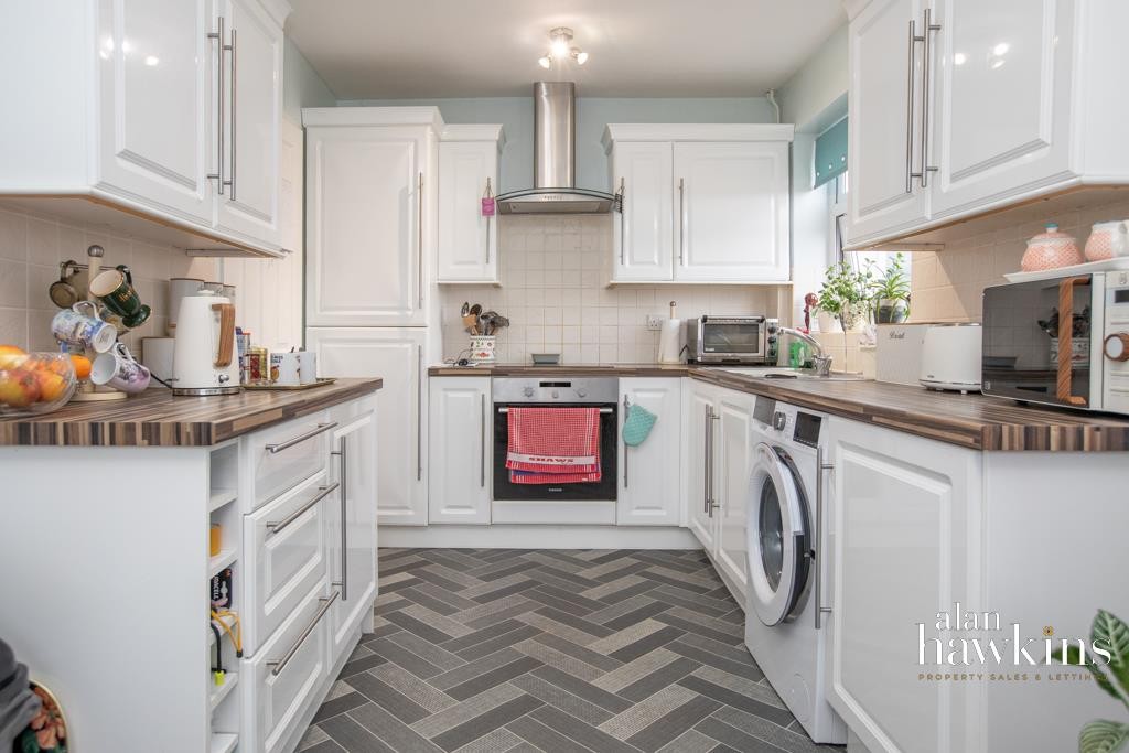 Images for Gainsborough Avenue, Royal Wootton Bassett EAID:11742 BID:1
