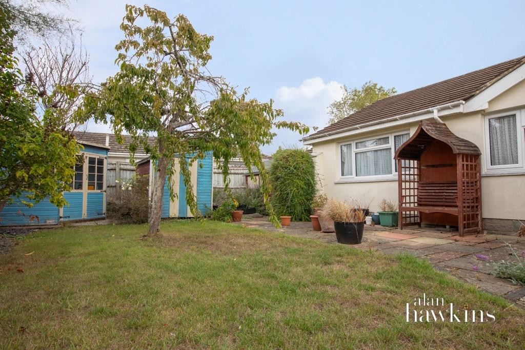 Images for Chestnut Springs, Lydiard Millicent, Swindon EAID:AlanHakinsAPI BID:1