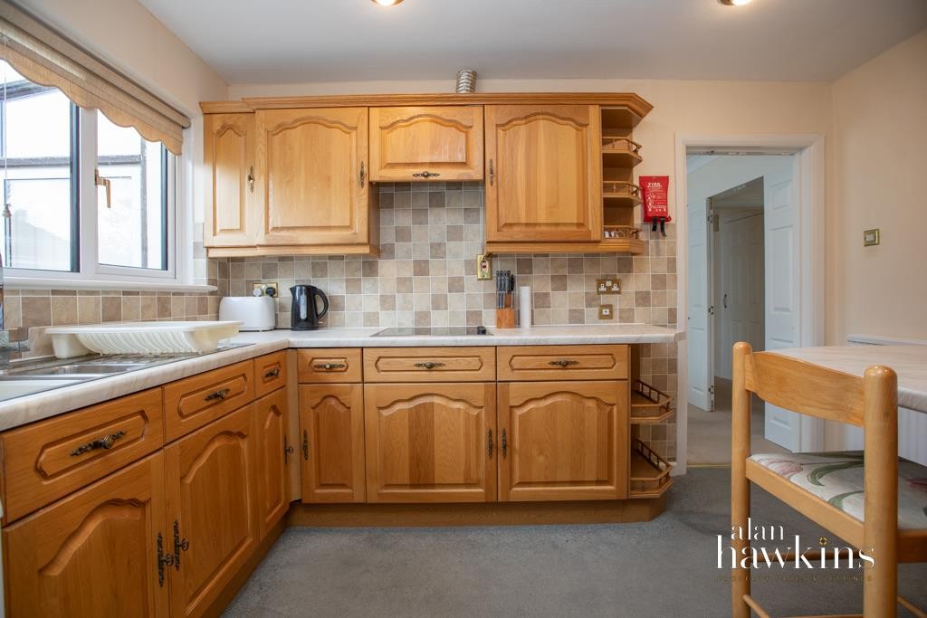 Images for Chestnut Springs, Lydiard Millicent, Swindon EAID:AlanHakinsAPI BID:1