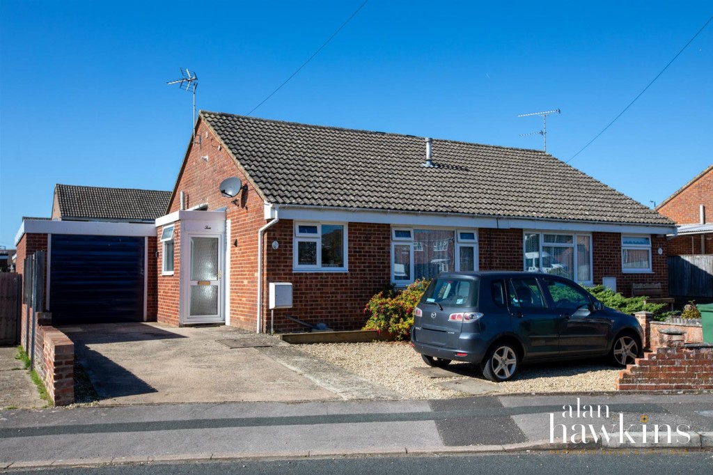 Images for Masefield, Royal Wootton Bassett EAID:AlanHakinsAPI BID:1