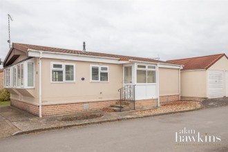 Lillybrook Estate, Lyneham