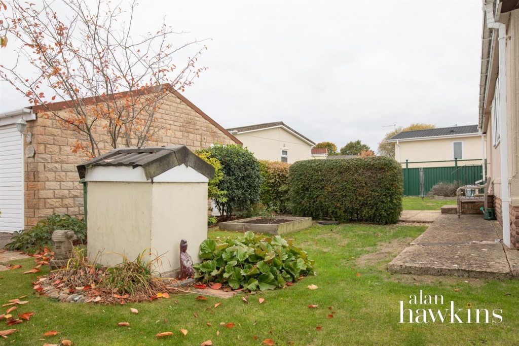 Images for Lillybrook Estate, Lyneham EAID:AlanHakinsAPI BID:1