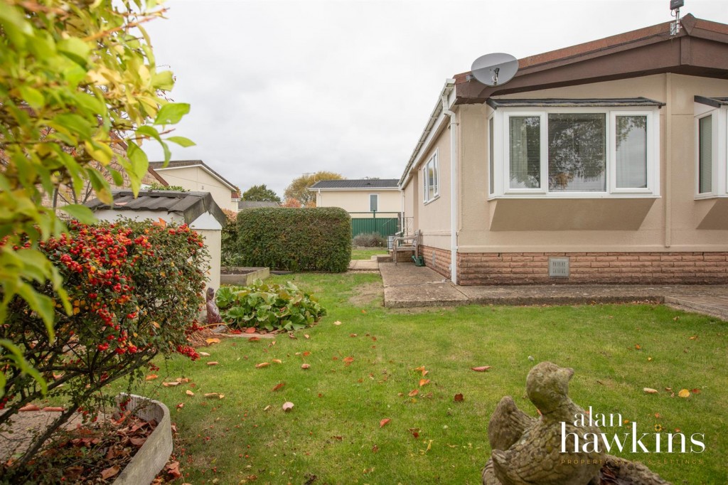 Images for Lillybrook Estate, Lyneham EAID:AlanHakinsAPI BID:1