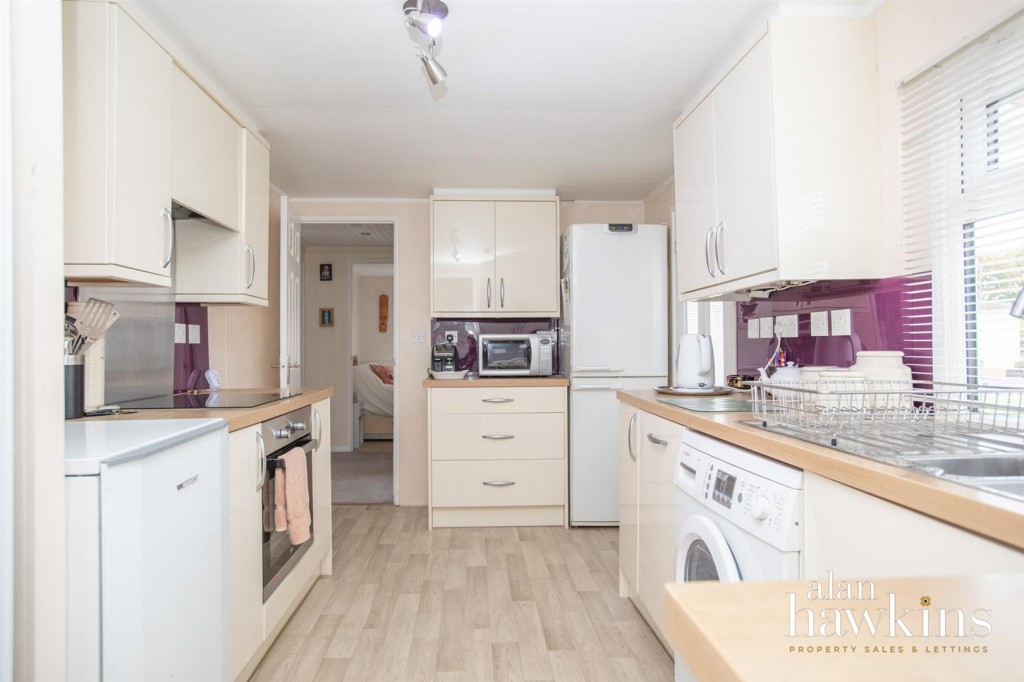 Images for Lillybrook Estate, Lyneham EAID:AlanHakinsAPI BID:1