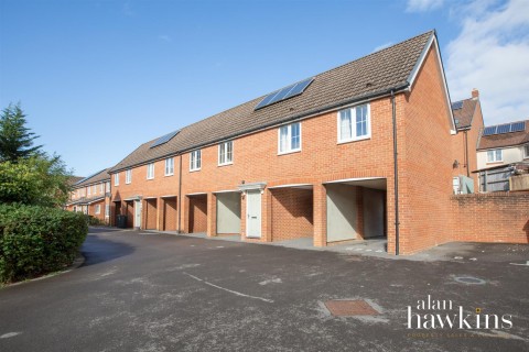 Beaufort Avenue, Royal Wootton Bassett - EAID:AlanHakinsAPI, BID:1