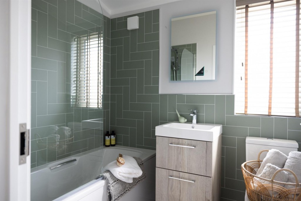 Images for Lillybrook Estate, Lyneham, Chippenham EAID:AlanHakinsAPI BID:1