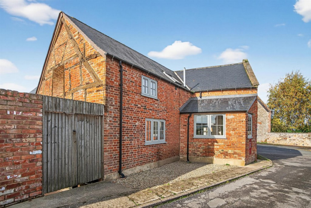 Images for Bradenstoke, Chippenham EAID:AlanHakinsAPI BID:1