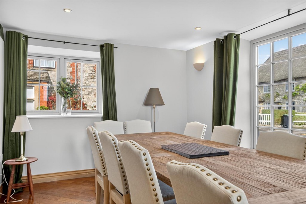 Images for Bradenstoke, Chippenham EAID:AlanHakinsAPI BID:1