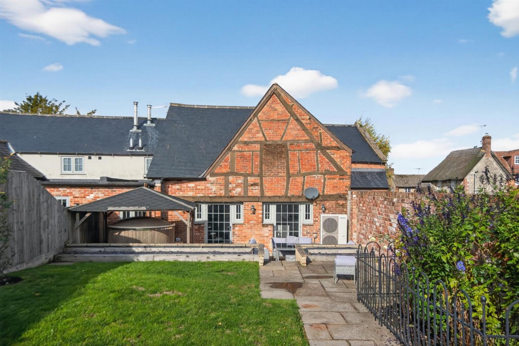 Images for Bradenstoke, Chippenham EAID:AlanHakinsAPI BID:1