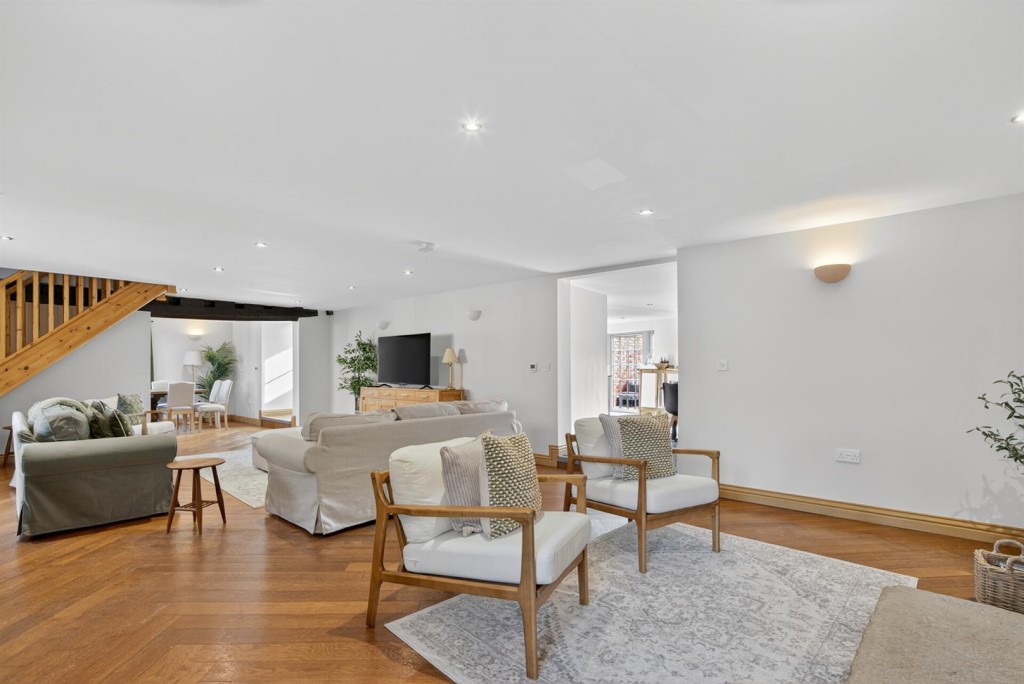 Images for Bradenstoke, Chippenham EAID:AlanHakinsAPI BID:1