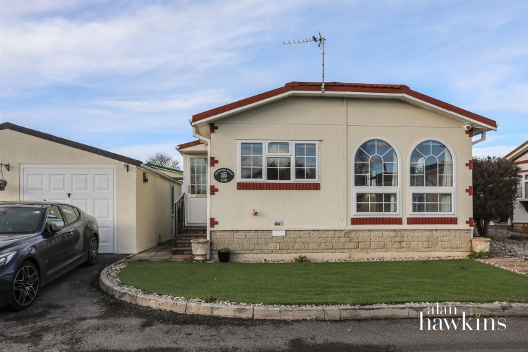 Lillybrook Estate, Lyneham