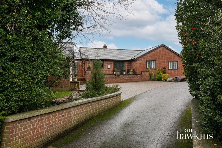 Hales Close, Lyneham