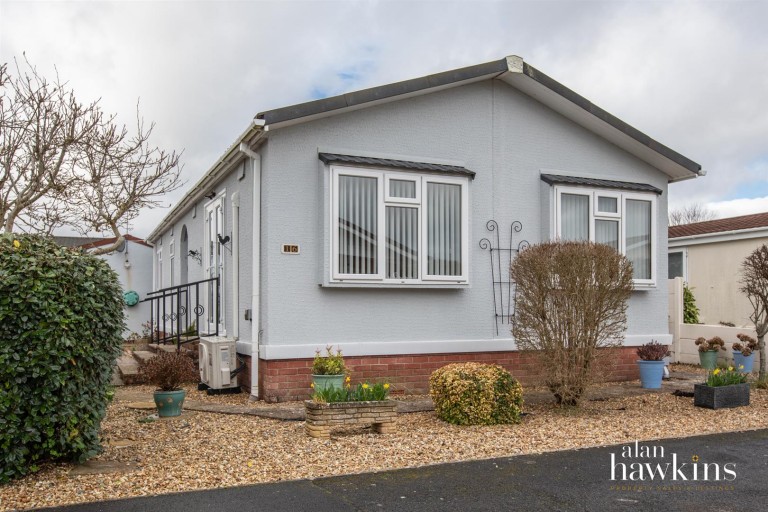 Church Park, Bradenstoke SN15 4