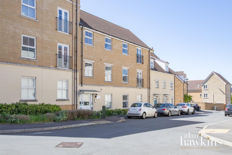 Truscott Avenue, Swindon